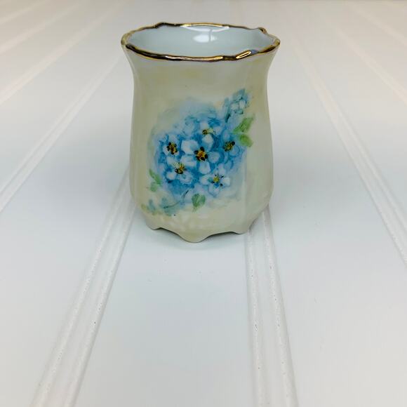 Blue Violet Posey Handpainted Small Cup Gold Trim 2.75" x 2" - Picture 1 of 8